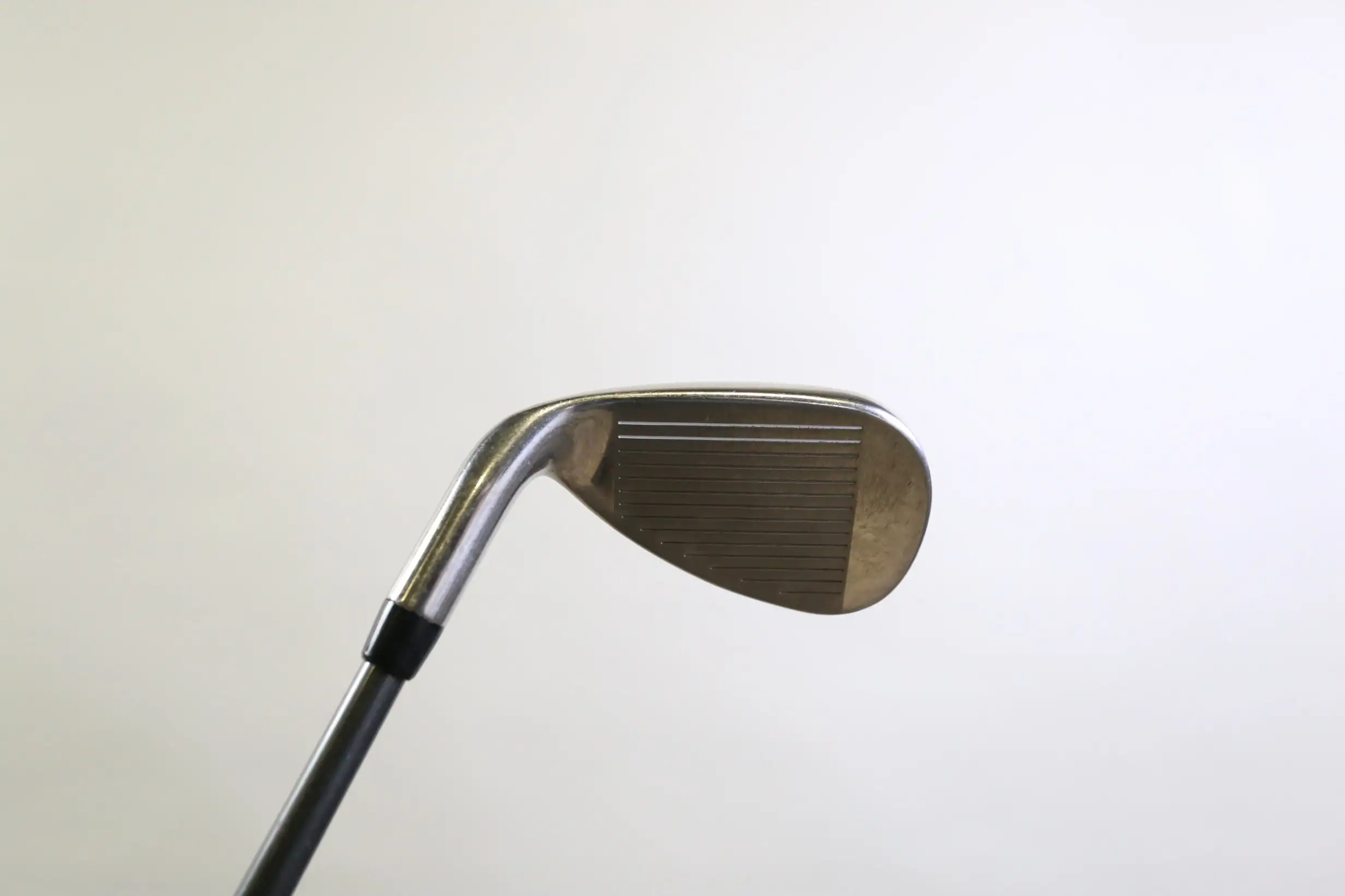 Callaway Rogue X Approach Wedge 46* RH 35.25 In Aldila Graphite Shaft Regular - Image 2